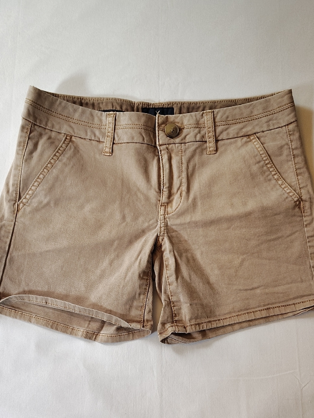 American Eagle Outfitters Women's Khaki Shorts Midi Size 4